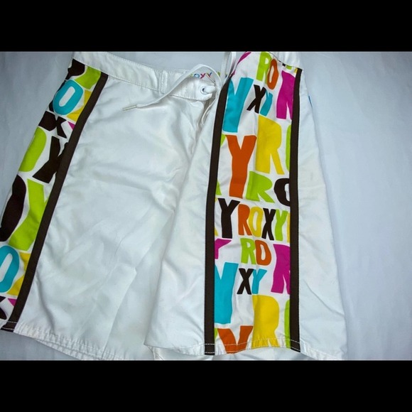 Juniors White Roxy Boards Shorts Size 7 - Picture 2 of 4